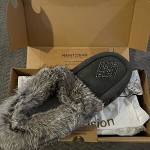 Manitobah Mukluks Gray Fur Women's Slippers